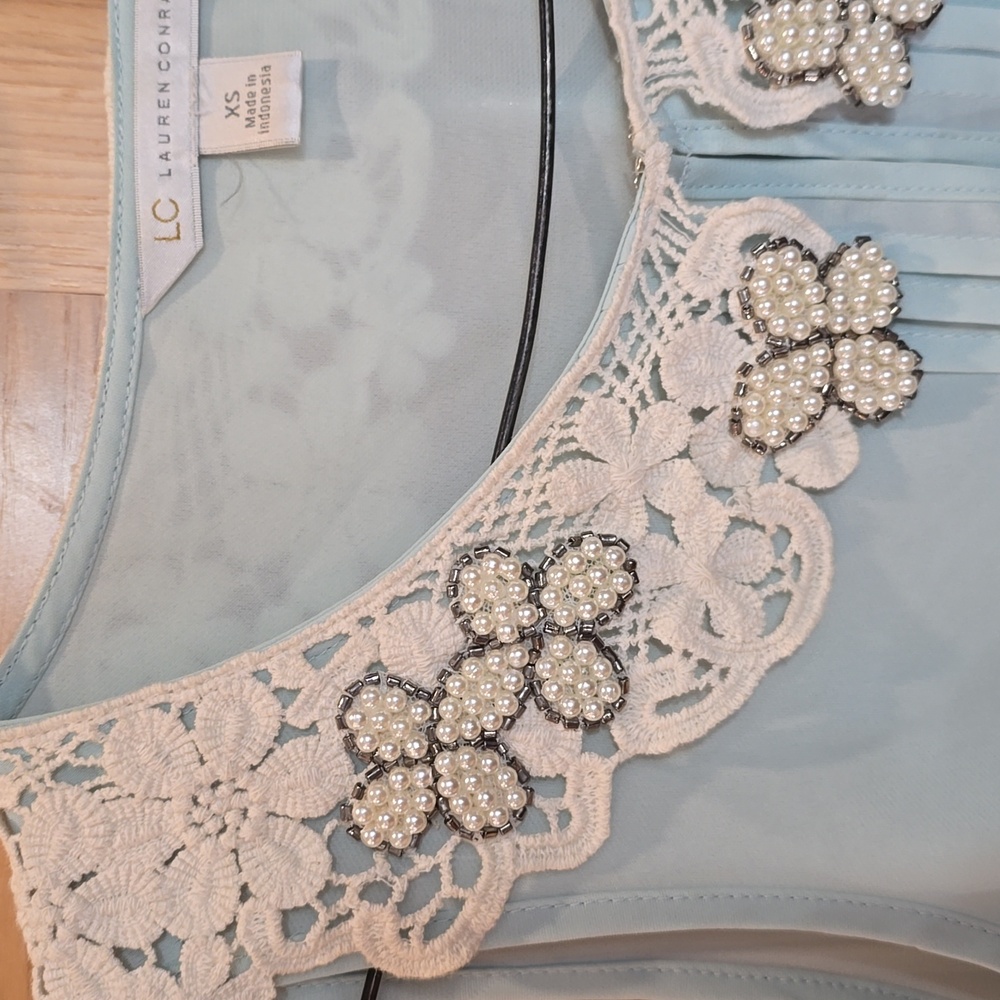 LC Lauren Conrad Light Green Top with Lace and Pearl Details - Picture 2 of 4